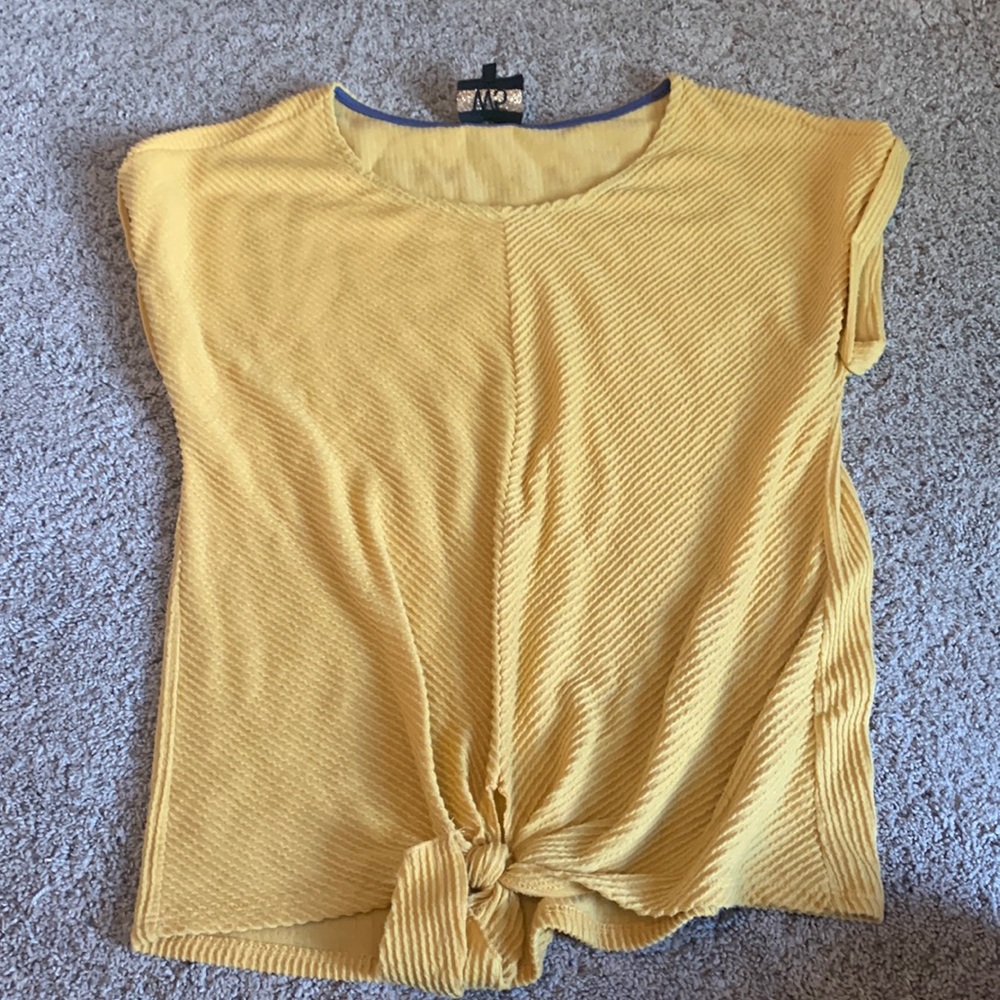 trendy yellow top with tie